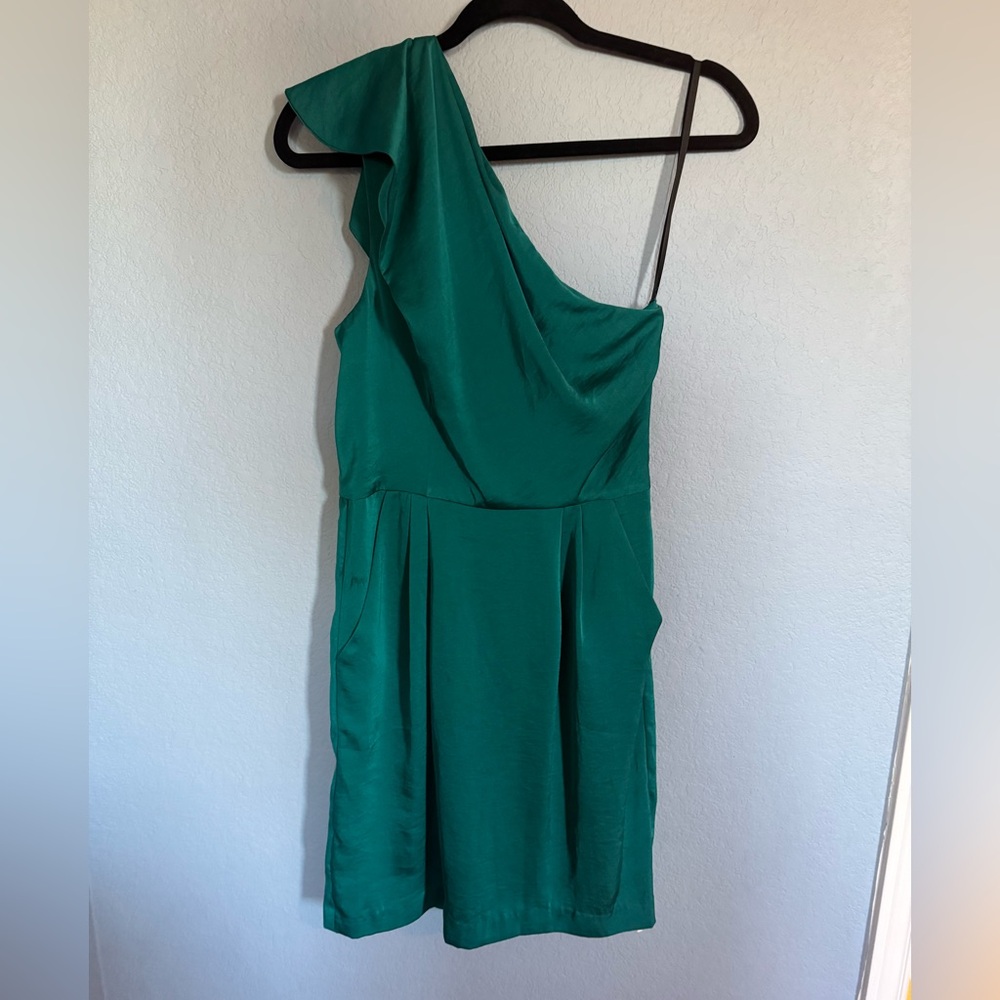 BCBG Cocktail Dress NWT! Deep Emerald Green - Perfect Holiday Party Dress - sz 6